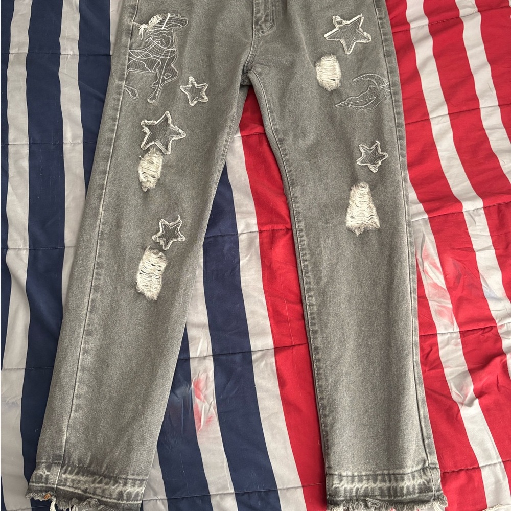 Gray Distressed Men's Jeans with Star Patches